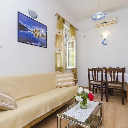 Ramo Apartment *